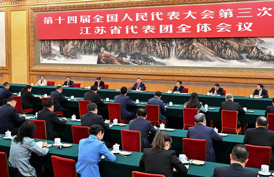 3月5日下午,中共中央总书记、国家主席、中央军委主席习近平参加他所在的十四届全国人大三次会议江苏代表团审议。