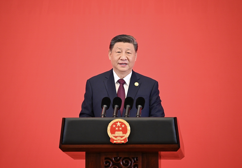 2月7日中午,国家主席习近平和夫人彭丽媛在黑龙江省哈尔滨市太阳岛宾馆举行宴会,欢迎来华出席哈尔滨第九届亚洲冬季运动会开幕式的国际贵宾。这是习近平发表致辞。
