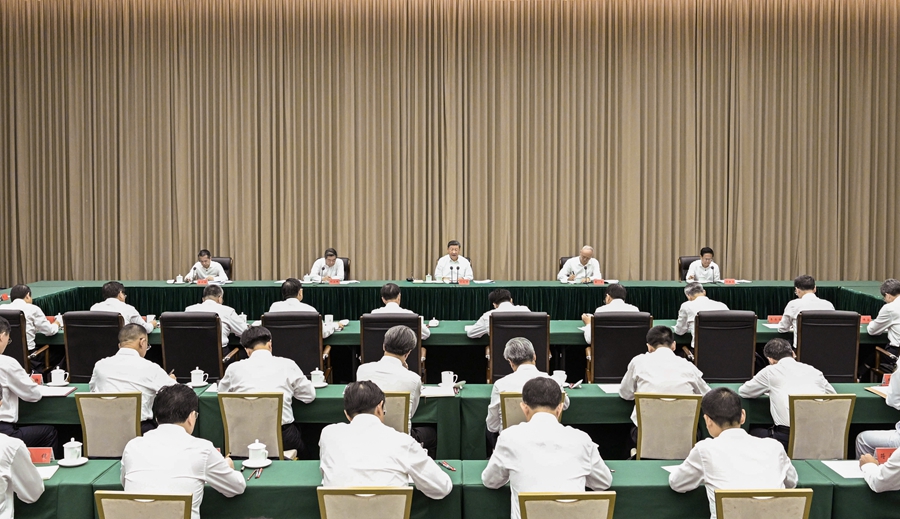 11月6日,中共中央总书记、国家主席、中央军委主席习近平在海南三亚听取海南自贸港建设工作汇报,发表了重要讲话。