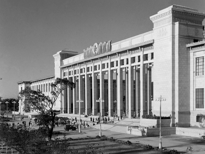 1959年9月19日，中国革命博物馆和中国历史博物馆建成。新华社图片